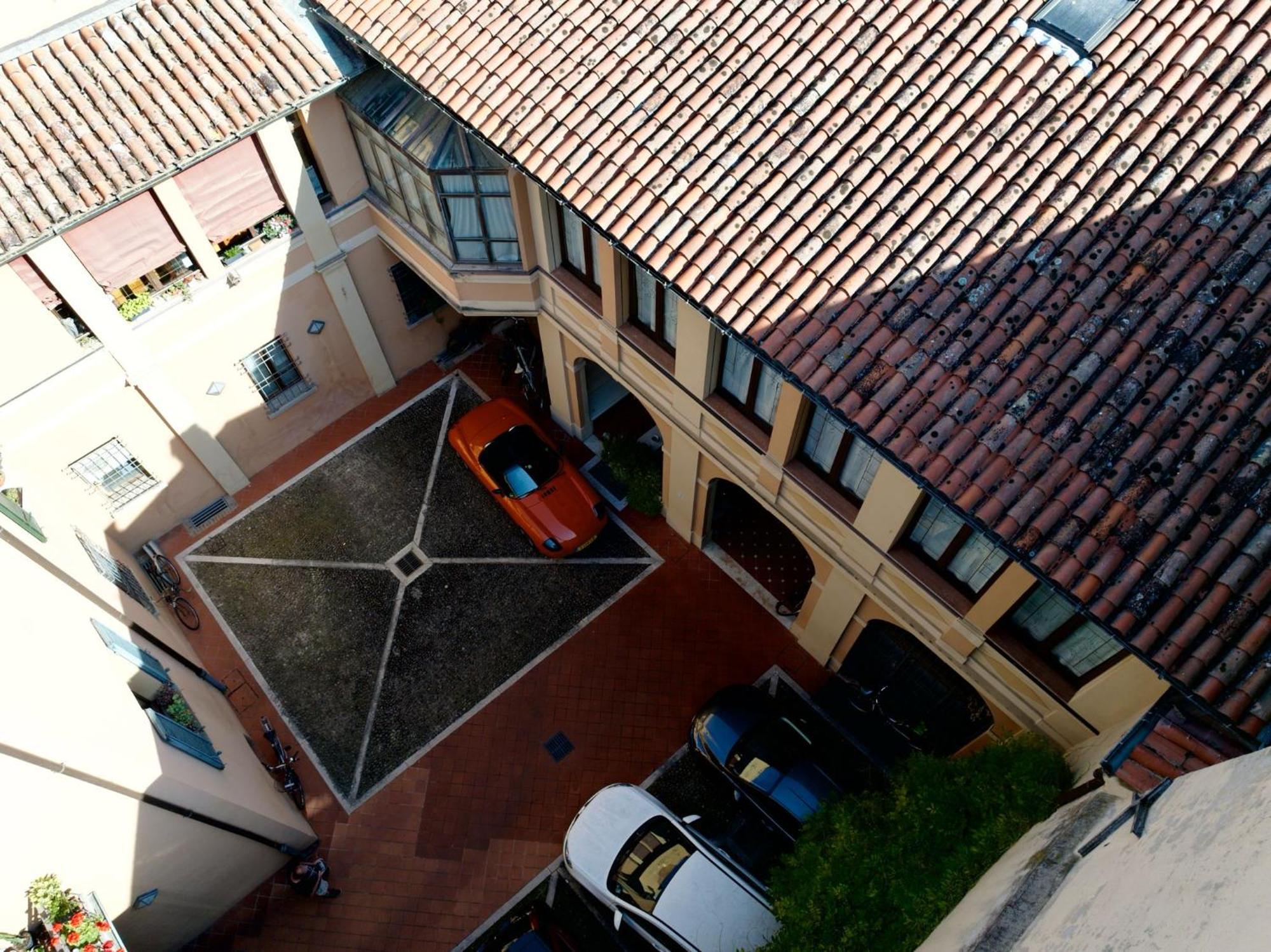 Ca' Spadoni, Centro Storico, Piano Terra, Ingresso Indipendente, Teatro, Parcheggio, 伊莫拉 外观 照片