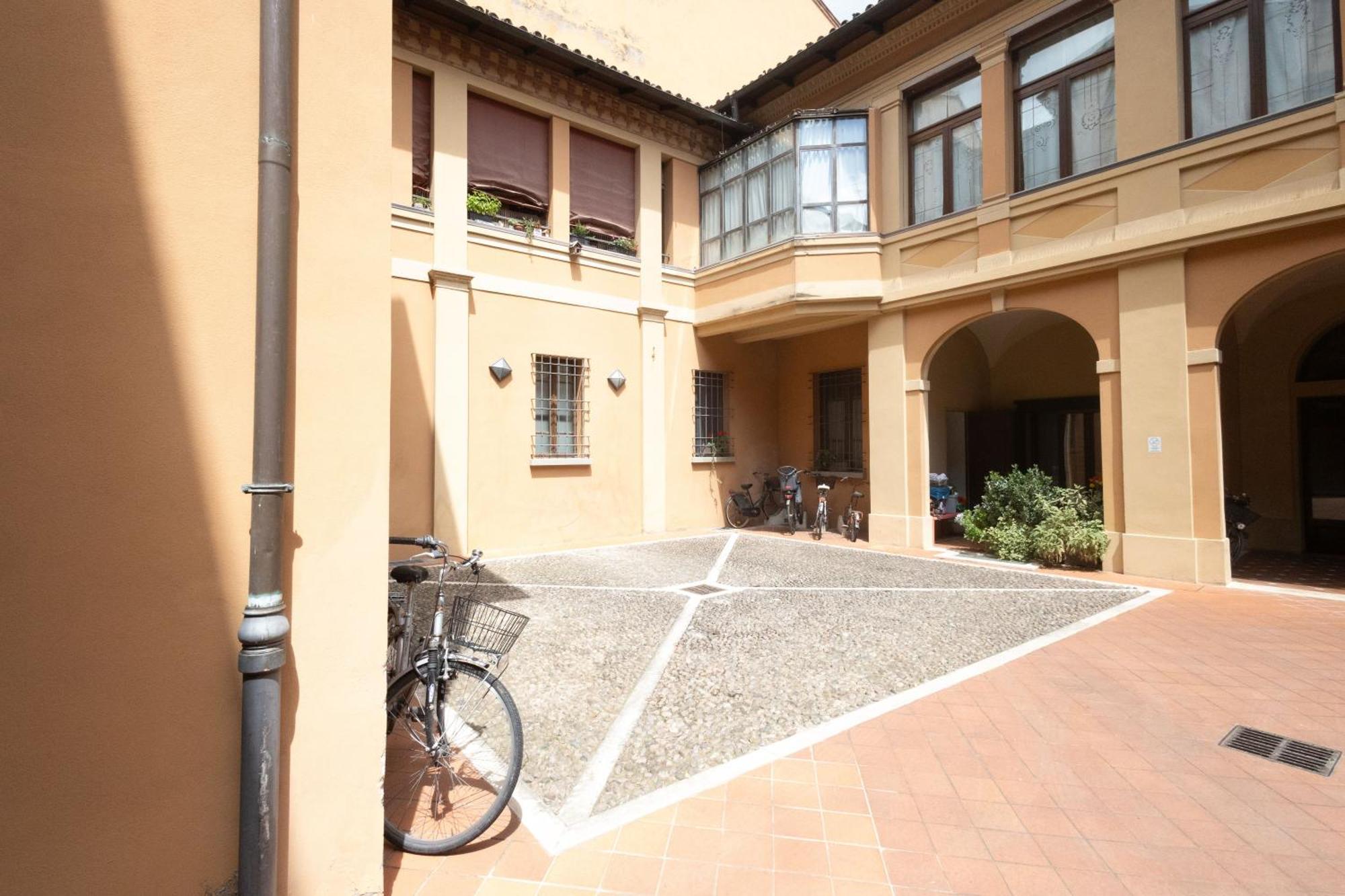 Ca' Spadoni, Centro Storico, Piano Terra, Ingresso Indipendente, Teatro, Parcheggio, 伊莫拉 外观 照片