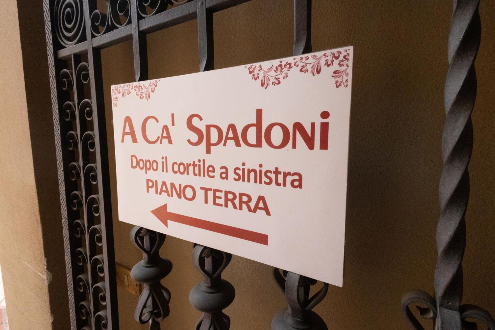 Ca' Spadoni Imola, Centro Storico, Piano Terra, Parcheggio, 伊莫拉 外观 照片