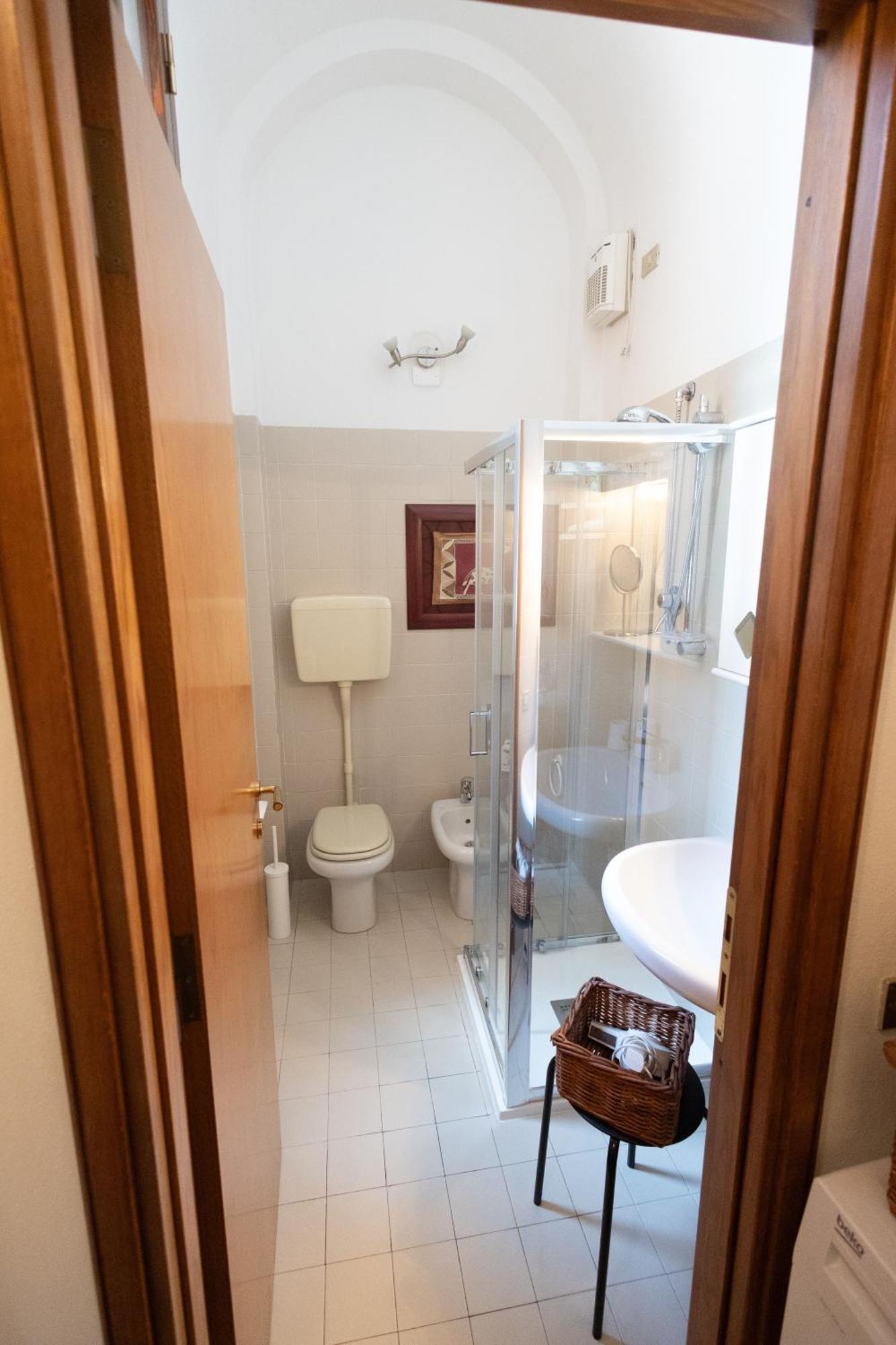Ca' Spadoni, Centro Storico, Piano Terra, Ingresso Indipendente, Teatro, Parcheggio, 伊莫拉 外观 照片